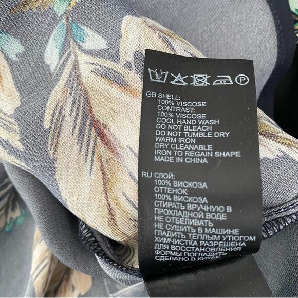 Reiss Tiff Feather Printed Button Down Blouse size 4 Navy Blue - Picture 12 of 12